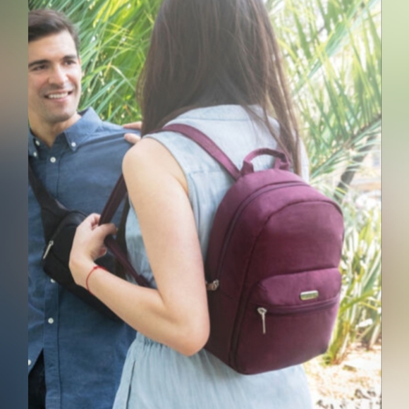 NEW TRAVELON ANTI-THEFT SECURITY SMALL BACKPACK - Picture 2 of 7